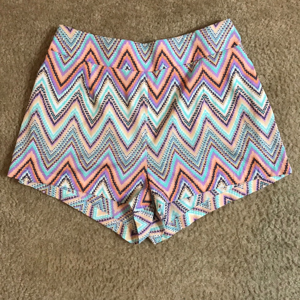 ✨Chevron Patterned Shorts✨